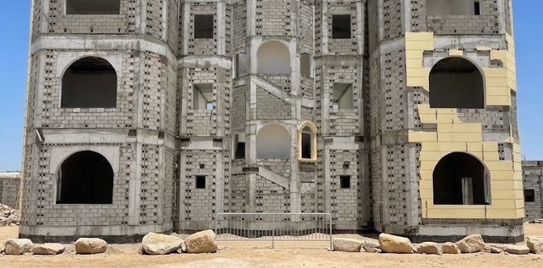 Villa superstructure under construction by Brouj Doha, Qatar